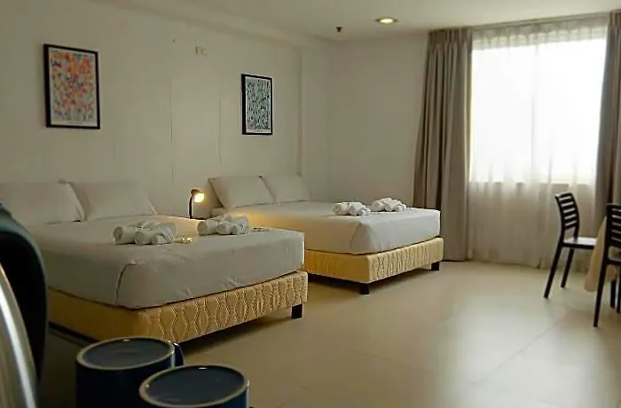 Amina Plaza And Residences فندق 5*