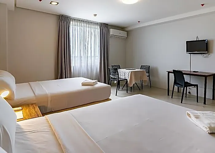 Amina Plaza And Residences مانيلا